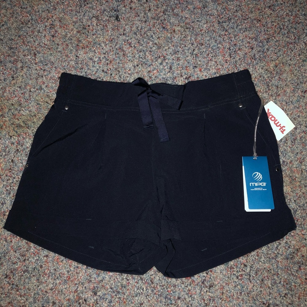 *BRAND NEW* Navy shorts